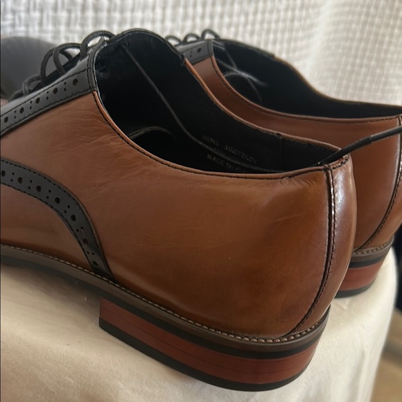 Elegant Black and Brown Men's Oxfords - Picture 13 of 15